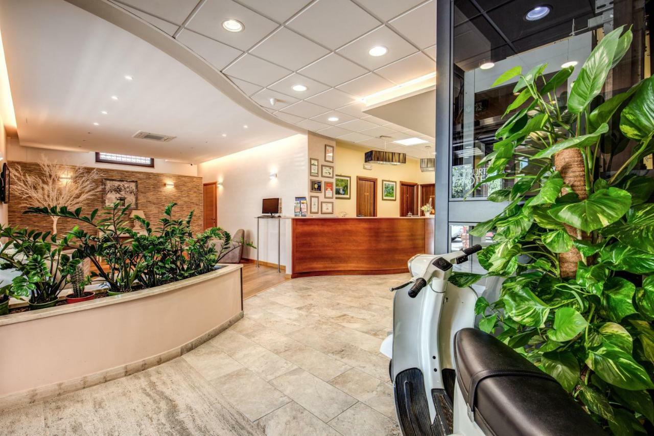 Hotel Roma Tiburtina Metro Bagian luar foto