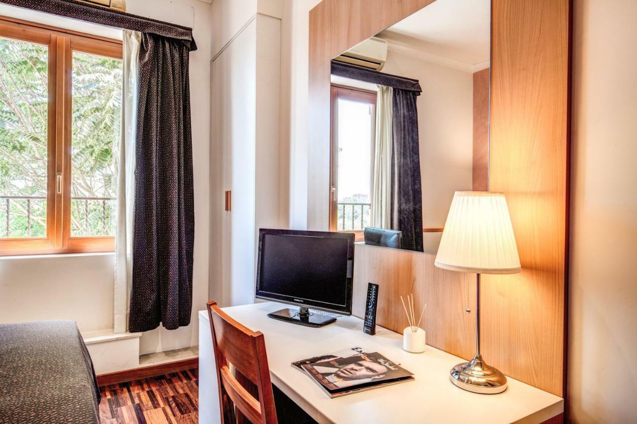 Hotel Roma Tiburtina Metro Bagian luar foto